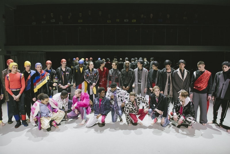 ダンスとファッションが調和した PIGALLE 2018年秋冬コレクションの舞台裏に潜入 ステファン・アシュプールの芸術性が垣間見えるアイテムとユニークな演出にクローズアップ Kim Jones キム・ジョーズ Acne Studios アクネ ストゥディオズ Stephane Ashpool ステファン・アシュプール PIGALLE ピガール Pain O ChoKolat パンオショコラ ミリタリージャケット 変形シャツ スケルトン Gジャン Nike ナイキ Air VaporMax HYPEBEAST ハイプビースト
