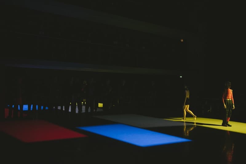 ダンスとファッションが調和した PIGALLE 2018年秋冬コレクションの舞台裏に潜入 ステファン・アシュプールの芸術性が垣間見えるアイテムとユニークな演出にクローズアップ Kim Jones キム・ジョーズ Acne Studios アクネ ストゥディオズ Stephane Ashpool ステファン・アシュプール PIGALLE ピガール Pain O ChoKolat パンオショコラ ミリタリージャケット 変形シャツ スケルトン Gジャン Nike ナイキ Air VaporMax HYPEBEAST ハイプビースト