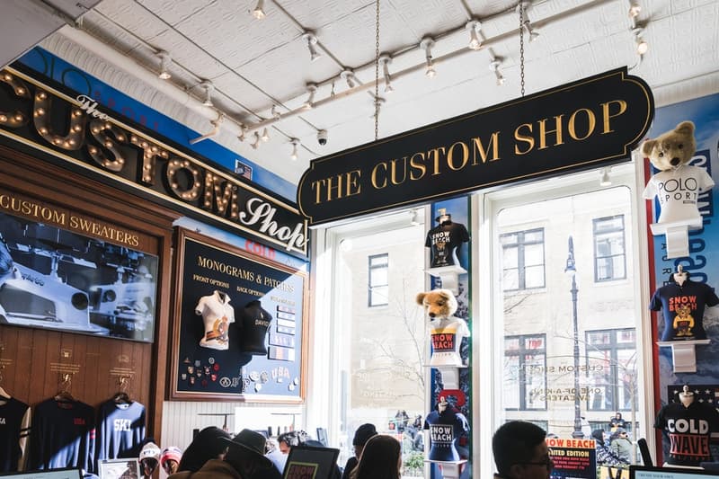 ニューヨークに舞い降りた Ralph Lauren “Polo Snow Beach Collections” ローンチの様子をお届け 記念すべきローンチ日に駆けつけたヒップホップ界の重鎮たちの姿もチェック アメリカントラッド Ralph Lauren ラルフ ローレン Polo Snow Beach Collections ポロ Polo Bear Just Blaze ジャスト・ブレイズ Raeknow レイクウォン HYPEBEAST ハイプビースト