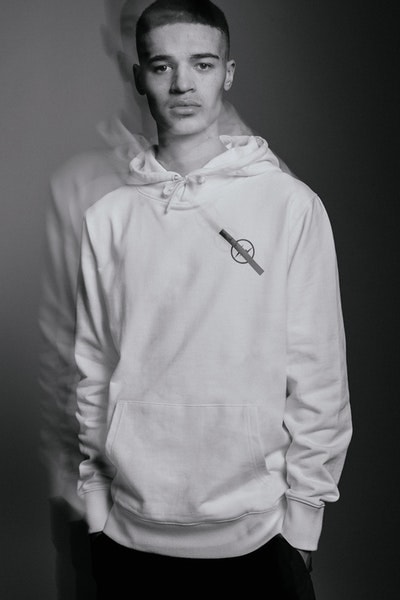 Saturdays NYC x fragment design カプセルコレクションのビジュアル&発売情報が遂に解禁 フーディやTシャツだけでなく東京発のフレグランスレーベル〈retaW〉を招聘した粋なアイテムもラインアップ 藤原ヒロシ Instagram インスタグラム fragment design フラグメント デザイン Saturdays NYC サタデーズ ニューヨークシティ 稲妻ロゴ フーディ Tシャツ aturdays New York City/Fragment Saturday retaW リトゥ キャンドル フレグランスタグ HYPEBEAST ハイプビースト
