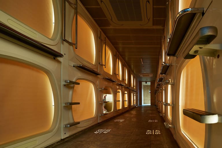 恵比寿にオープンした本格的サウナを擁すクリーンで高機能なカプセルホテル ℃