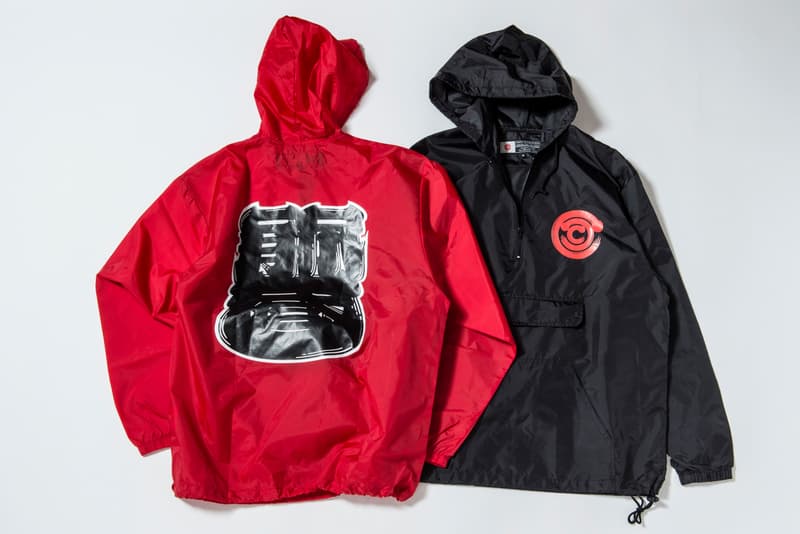 sneakerwolf がお馴染み“カンジグラフィ”を全面に押し出した CHARI&CO とのコラボアイテムをリリース sneakerwolf がお馴染み“カンジグラフィ”を全面に押し出した CHARI&CO とのコラボアイテムをリリース 日本語の“チャリンコ”に由来し、現地のバイクブティックとしてニューヨークの肌感と自転車文化をストリート目線から発信する『CHARI&CO(チャリアンドコー)』が、新たなコラボレーターとして日本特有のカルチャー背景持つアーティスト、sneakerwolfをパートナーに招聘し、カプセルコレクションを制作。スニーカーレーベル〈LOSERS(ルーザーズ)〉や〈Supreme(シュプリーム)〉国内旗艦店の店頭デザインなどを手がける同氏のシグネチャーアートワークである“カンジグラフィ”で『CHARI&CO』のブランディングをアレンジし、パッカブルのナイロンプルオーバー、フーディ、L/S Tシャツ、iPhoneケースの全4型を展開する。 『CHARI&CO』のボディに和のテイストを乗せた注目の日米コラボアイテムは、2月2日(金)午前0時より『sneakerwolf online shop』で限定発売。 また、『CHARI&CO』は春らしいカラーパレットが目を引く最新コレクションのルックブックを公開したばかりなので、こちらの予習もお忘れなく。