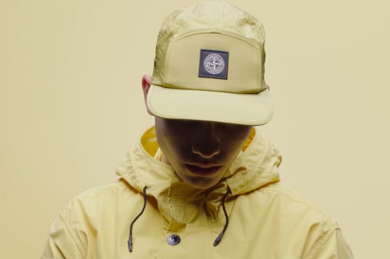 研究を重ねた素材や技術を用いた Stone Island の2018年春夏レクションのビデオルックが公開