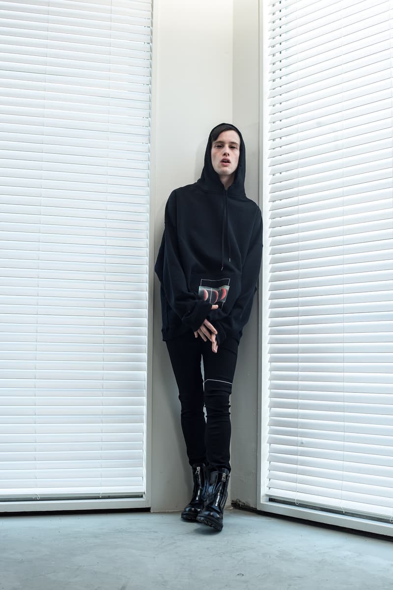 ホラームービーにも焦点を当てた SUB-AGE. 2018年秋冬コレクション 東京の気鋭アーティストと協業のグラフィカルなアイテムと平行したスタンダードなものづくりで全体観でのアンバランスさを表現 サベージ  HYPEBEAST ハイプビースト