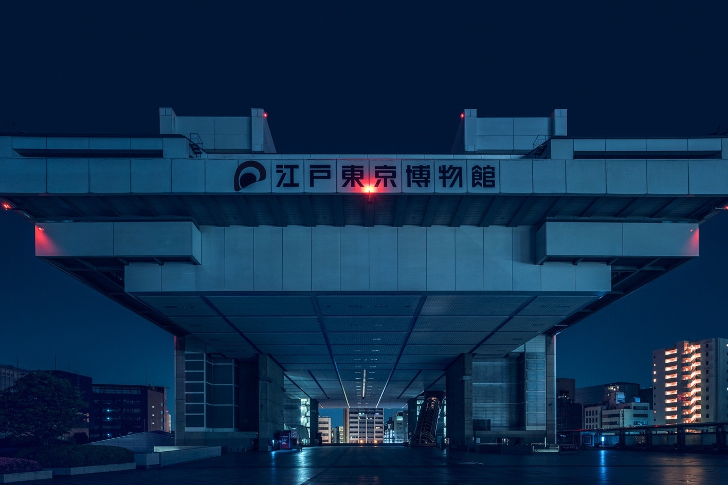 『ブレードランナー』の世界観で切り取られたSF感満載の景色 見慣れた夜の東京と著名建築に対して新たな視点をもたらす日本人必見のフォトセット 江戸東京博物館 フジテレビ 本社ビル スーパードライホール 東京ビッグサイト