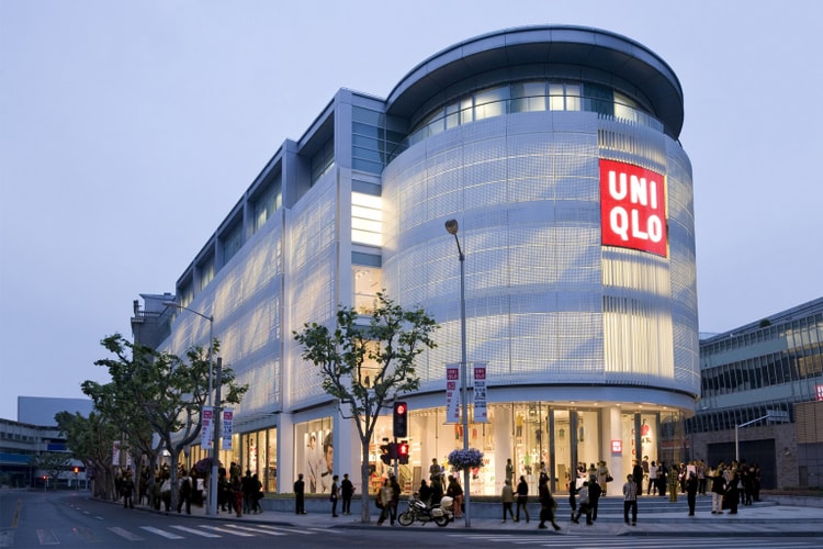 Uniqlo の海外事業の売り上げ収益が初めて国内を上回る