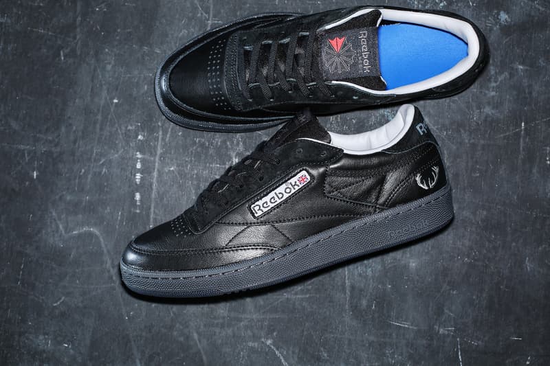 “究極の普段履き”の名にふさわしい VAINL ARCHIVE x Reebok CLUB C がリリース決定 業界人や玄人たちをも魅了するデザイナー大北幸平の哲学を色濃く反映した2足買いもあり寄りのありな一足 デザイナー大北幸平の妥協なきものづくりで業界人や玄人たちをも魅了する〈VAINL ARCHIVE(ヴァイナル アーカイブ)〉が〈Reebok(リーボック)〉との初プロジェクトとして、CLUB Cのコラボモデルをリリースする。CLUB Cは1985年にテニス専用のコートシューズとして誕生した一足だが、高級天然皮革ならではの柔らかな履き心地とグリップ性能により、ストリートで今なお中毒者が後を絶たない。本コラボレーションではレザー、ナイロン、スエードを組み合わせ、ブラックアッパーの上で素材による立体感を持たせており、ヒールにはクリアタイプのソールを採用。また、サイドパネルから覗く発売当時のOGロゴや、かかと横に配した〈VAINL ARCHIVE〉の象徴である鹿の角のモチーフも言及せずにはいられないディテールだろう。 大北氏のクリエイションへ対する哲学を色濃く反映したダブルネームのCLUB C 85 VAは、2月3日(土)より『リーボック オンラインショップ』、『リーボック クラシックストア』、『BEAUTY&YOUTH 渋谷公園通り店』、『mita sneakers』、その他〈VAINL ARCHIVE〉の一部取り扱い店舗にて発売開始で、価格は12,000(税抜)。究極の普段履き、2足買いも検討したくなるほどの逸品は買い逃し厳禁だ。 ストリートでの台頭著しい〈Reebok〉に関するその他の最新ニュースは、こちらから。 Reebok CLASSIC クラシック HYPEBEAST ハイプビースト スニーカー