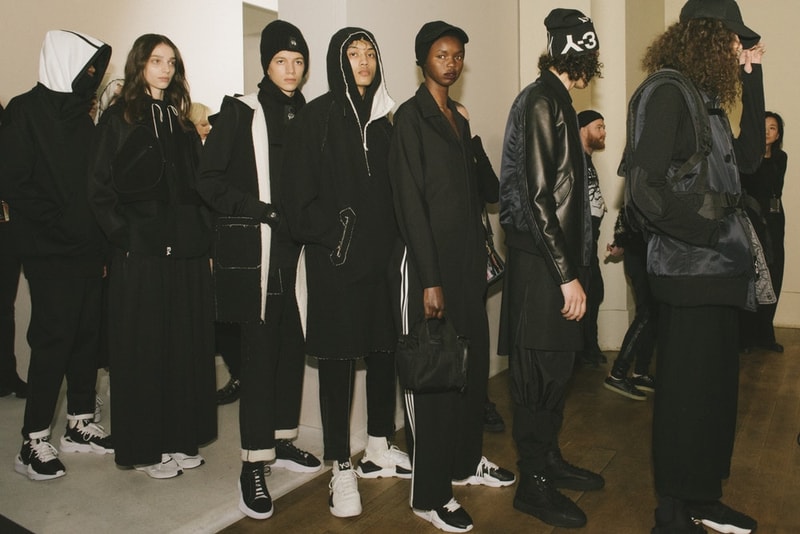 ハイテクスニーカーの先駆けとして注目を浴びる Y-3 2018年秋冬コレクションの舞台裏にクローズアップ NBAプレイヤーのジェームス・ハーデンとの新作コラボモデルBYW Bballもキャッチ 布の魔術師 山本耀司 adidas アディダス パリファッションウィーク Y-3 ワイスリー ハイテクスニーカー モード スポーツ フーディ ジャケット ダウンコート NBA James Harden ジェームス・ハーデン BYW Bball HYPEBEAST ハイプビースト