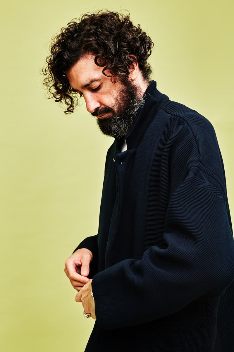 日本発のニットブランド YASHIKI より故郷の思い出に着想を得た2018年春夏ルックブックが到着 デザイナーの故郷の情景を職人技が光る編み地と豊富なカラーパレットで表現  栃木 YASHIKI ヤシキ HYPEBEAST ハイプビースト