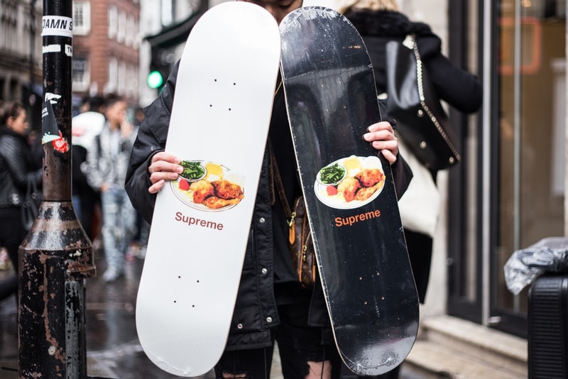 土砂降りをもろともしなかったロンドンの Supreme 2018年春夏 #WEEK1 をフォトレポート 欧州屈指のファッション都市に行列を作ったヘッズたちのお目当は……？