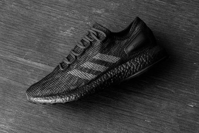 adidas PureBOOST にモードな空気感を纏った “Triple Black” が登場 本格志向のシティランナーから絶大な人気を博す逸品が年中無休の万能カラーにアップデート adidas アディダス 布の魔術師 山本耀司 Y-3 ワイスリー 2017年ホリデーコレクション PureBOOST BOOSTフォーム ミッドソール ストレッチウェブアウトソール サーキュラーニットアッパー オールブラック Triple Black Sneaker Politics ベルギー Raf Simons ラフ・シモンズ adidas by Raf Simons HYPEBEAST ハイプビースト