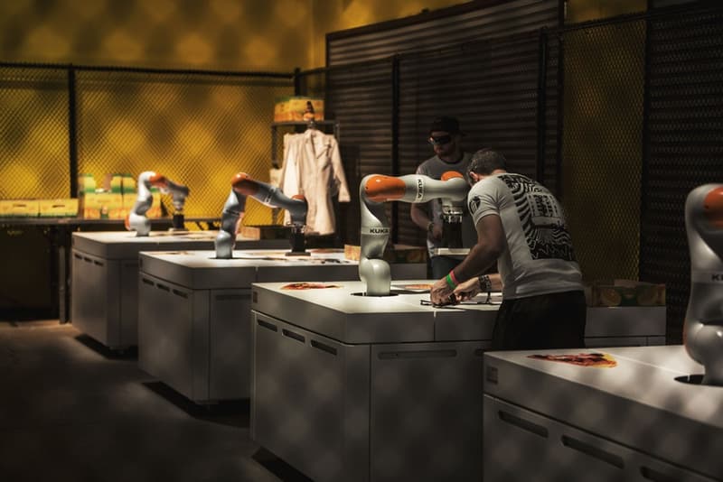 adidas 747 Warehouse St. の会場の様子を HYPEBEAST が独占公開 Snoop Doggチーム vs 2 Chainz チームの試合も行われた特設会場に潜入してみよう 今週末はいよいよNBAのオールスターウィークエンドだが、〈adidas（アディダス）〉はこの祭典を記念して、ロサンゼルスで特別イベント「747 Warehouse St.」を開催中。我々『HYPEBEAST』は観客来場前の会場に一足早くお邪魔して、今回のために設置されたセットの撮影を敢行した。  その様子は上のフォトギャラリーよりご確認いただけるが、屋外にはLAの日差しに映えるポップなフロア模様をしたバスケットコートが用意されており、その一角には〈Alexander Wang（アレキサンダー ワン）〉仕様になったスペースも。ここではSnoop Dogg（スヌープ・ドッグ）チーム対2 Chainz（2チェインズ）チームの試合が行われ、その他にもN.E.R.D.（エヌ・イー・アール・ディー）やPusha T（プシャ・T）といった大物たちも来場した。また、自身がダンクをしている姿を360°から撮影できたり、「Brooklyn Creative Farm」もワークショップを開催するなど、屋内にも様々なコンテンツが用意されている。  バスケットボール好きの方は『HYPEBEAST』がお届けしているその他のNBAニュースもお見逃しなく。