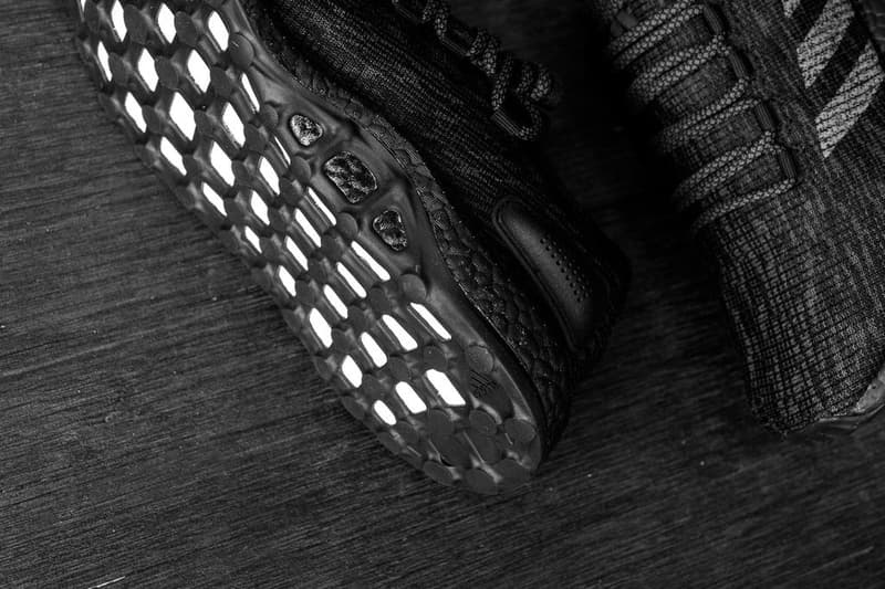 adidas PureBOOST にモードな空気感を纏った “Triple Black” が登場 本格志向のシティランナーから絶大な人気を博す逸品が年中無休の万能カラーにアップデート adidas アディダス 布の魔術師 山本耀司 Y-3 ワイスリー 2017年ホリデーコレクション PureBOOST BOOSTフォーム ミッドソール ストレッチウェブアウトソール サーキュラーニットアッパー オールブラック Triple Black Sneaker Politics ベルギー Raf Simons ラフ・シモンズ adidas by Raf Simons HYPEBEAST ハイプビースト