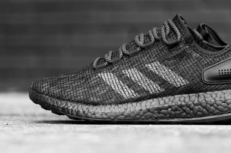 adidas PureBOOST にモードな空気感を纏った “Triple Black” が登場 本格志向のシティランナーから絶大な人気を博す逸品が年中無休の万能カラーにアップデート adidas アディダス 布の魔術師 山本耀司 Y-3 ワイスリー 2017年ホリデーコレクション PureBOOST BOOSTフォーム ミッドソール ストレッチウェブアウトソール サーキュラーニットアッパー オールブラック Triple Black Sneaker Politics ベルギー Raf Simons ラフ・シモンズ adidas by Raf Simons HYPEBEAST ハイプビースト