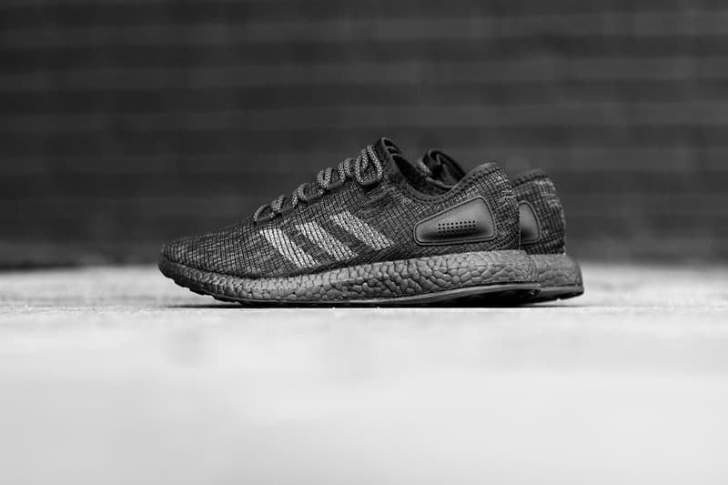 adidas PureBOOST にモードな空気感を纏った “Triple Black” が登場 本格志向のシティランナーから絶大な人気を博す逸品が年中無休の万能カラーにアップデート adidas アディダス 布の魔術師 山本耀司 Y-3 ワイスリー 2017年ホリデーコレクション PureBOOST BOOSTフォーム ミッドソール ストレッチウェブアウトソール サーキュラーニットアッパー オールブラック Triple Black Sneaker Politics ベルギー Raf Simons ラフ・シモンズ adidas by Raf Simons HYPEBEAST ハイプビースト