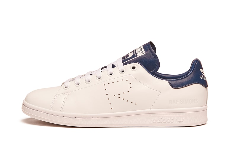 adidas by Raf Simons 2018年春夏フットウェアコレクションの全ラインアップが判明 定番スニーカーを現代的にアップデートした“ネオクラシック”な新作モデルが続々登場 ベルギー Raf Simons ラフ・シモンズ adidas アディダス コラボ10シーズン目 adidas by Raf Simons Ozweego III オズウィーゴ 3 Detroit Runner デトロイト ランナー Replicant Ozweego レプリカント オズウィーゴ 中国語のテキストグラフィック Spirit Low Asymmetrical Tongue スピリット ロー アシメトリカル タン Stan Smith スタンスミス Adilette Checkerboard アディレッタ チェッカーボード 全23型 store.y-3.com Nike ナイキ Air Force 270 John Elliott ジョン・エリオット NikeLab ナイキ ラボ