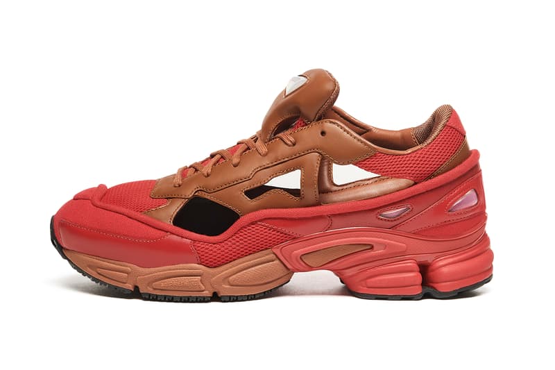 adidas by Raf Simons 2018年春夏フットウェアコレクションの全ラインアップが判明 定番スニーカーを現代的にアップデートした“ネオクラシック”な新作モデルが続々登場 ベルギー Raf Simons ラフ・シモンズ adidas アディダス コラボ10シーズン目 adidas by Raf Simons Ozweego III オズウィーゴ 3 Detroit Runner デトロイト ランナー Replicant Ozweego レプリカント オズウィーゴ 中国語のテキストグラフィック Spirit Low Asymmetrical Tongue スピリット ロー アシメトリカル タン Stan Smith スタンスミス Adilette Checkerboard アディレッタ チェッカーボード 全23型 store.y-3.com Nike ナイキ Air Force 270 John Elliott ジョン・エリオット NikeLab ナイキ ラボ