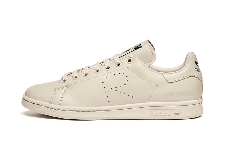 adidas by Raf Simons 2018年春夏フットウェアコレクションの全ラインアップが判明 定番スニーカーを現代的にアップデートした“ネオクラシック”な新作モデルが続々登場 ベルギー Raf Simons ラフ・シモンズ adidas アディダス コラボ10シーズン目 adidas by Raf Simons Ozweego III オズウィーゴ 3 Detroit Runner デトロイト ランナー Replicant Ozweego レプリカント オズウィーゴ 中国語のテキストグラフィック Spirit Low Asymmetrical Tongue スピリット ロー アシメトリカル タン Stan Smith スタンスミス Adilette Checkerboard アディレッタ チェッカーボード 全23型 store.y-3.com Nike ナイキ Air Force 270 John Elliott ジョン・エリオット NikeLab ナイキ ラボ
