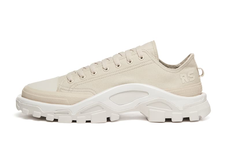 adidas by Raf Simons 2018年春夏フットウェアコレクションの全ラインアップが判明 定番スニーカーを現代的にアップデートした“ネオクラシック”な新作モデルが続々登場 ベルギー Raf Simons ラフ・シモンズ adidas アディダス コラボ10シーズン目 adidas by Raf Simons Ozweego III オズウィーゴ 3 Detroit Runner デトロイト ランナー Replicant Ozweego レプリカント オズウィーゴ 中国語のテキストグラフィック Spirit Low Asymmetrical Tongue スピリット ロー アシメトリカル タン Stan Smith スタンスミス Adilette Checkerboard アディレッタ チェッカーボード 全23型 store.y-3.com Nike ナイキ Air Force 270 John Elliott ジョン・エリオット NikeLab ナイキ ラボ