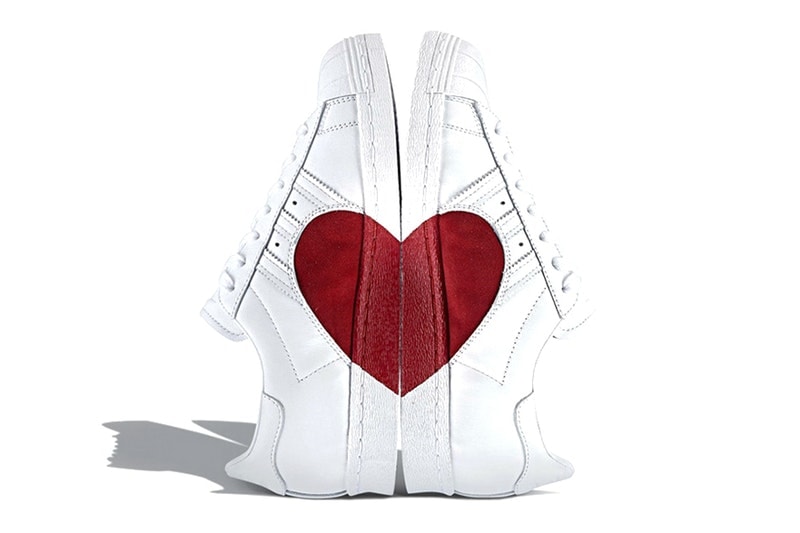 adidas Originals よりド直球に愛の形を表現したバレンタイン仕様の Superstar が登場 ヘッズならば愛する人へのギフトは思い出に残るスペシャルなスニーカーに限る 2月14日 バレンタインデー adidas Originals アディダス オリジナルス ストレート Air Force 1 Blazer Low Nike ナイキ Superstar 楕円形 キュート スーパースター HYPEBEAST ハイプビースト