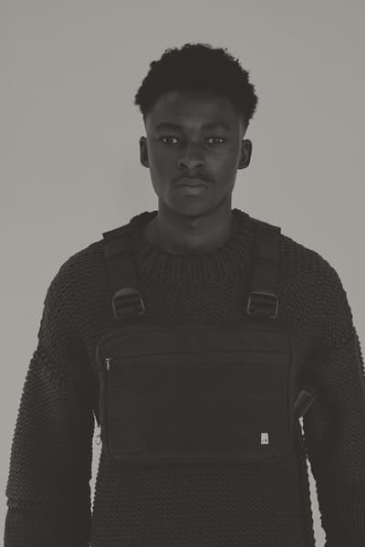 ALYX より英国スタイルを彷彿とさせる2018年春夏ルックブックが到着 ファッションアイコンたちも熱視線を送る英国の老舗ブランド〈Mackintosh〉や〈George Cox〉を迎えたコラボアイテムも登場 Dr.Martens ドクターマーチン A$AP Rocky エイサップ・ロッキー Kanye West カニエ・ウェスト ファッションアイコン Matthew Williams マシュー・ウィリアムズ ALYX アリクス Mackintosh マッキントッシュ George Cox ジョージ・コックス ローラーコースターベルト CORDURA®️ナイロン チェストバッグ テーラードジャケット ニット メッシュ ミリタリーベスト ブリティッシュスタイル オランダ・アムステルダム Pop Trading Company ポップ トレーディング カンパニー HYPEBEAST ハイプビースト