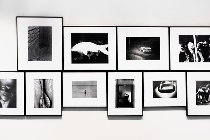 ロンドンにて開催中の巨匠写真家 森山大道によるフォトエキシビジョンの様子をチェック 日本が歩んできた時の流れをそのまま切り撮ったモノクロ写真がずらり WACKO MARIA ワコ マリア コラボコレクション 80歳 日本人写真家 森山大道 イギリス・ロンドン フォトエキシビジョン パチンコ台 バイク 日常風景 戦後 日本市民 モノクロ写真 Micheal Hoppen Gallery マイケル・ホッペン・ギャラリー Virgil Abloh ヴァージル・アブロー 現代アーティスト 村上隆 コラボアート展 Future History HYPEBEAST ハイプビースト