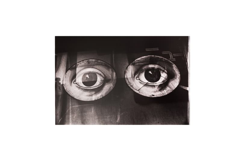 ロンドンにて開催中の巨匠写真家 森山大道によるフォトエキシビジョンの様子をチェック 日本が歩んできた時の流れをそのまま切り撮ったモノクロ写真がずらり WACKO MARIA ワコ マリア コラボコレクション 80歳 日本人写真家 森山大道 イギリス・ロンドン フォトエキシビジョン パチンコ台 バイク 日常風景 戦後 日本市民 モノクロ写真 Micheal Hoppen Gallery マイケル・ホッペン・ギャラリー Virgil Abloh ヴァージル・アブロー 現代アーティスト 村上隆 コラボアート展 Future History HYPEBEAST ハイプビースト