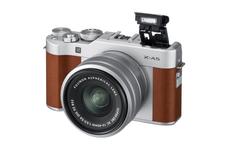 富士フイルムがキットレンズに電動ズームを初搭載した新型ミラーレス X-A5 を発表 日常の気軽なスナップから旅の記録、本格的な作品撮影まで、あらゆるシーンで活躍するオールラウンドなエントリーモデル 「富士フイルム」が独自の色再現技術で卓越した写真画質を実現するXシリーズより、ミラーレスカメラの新しいエントリーモデル“X-A5”を発表した。361gの小型軽量ボディには、像面位相差AFに対応した新開発2424万画素センサーと、処理速度が1.5倍に向上した画像処理エンジンを搭載。さらにはBluetoothによる画像・動画の自動転送機能 、4K動画撮影、180度回転のタッチパネル式液晶モニターなど、日常の気軽なスナップから旅の記録、本格的な作品撮影まで、あらゆるシーンで活躍するオールラウンドな一台となっている。  電動ズーム機能を初搭載した小型軽量の”XC15-45mm f/3.5-5.6 OIS PZ”が付属するレンズキットは、2月15日（木）発売予定で直販サイト価格は80,460円（税込）。また、カメラ本体は64,260円（2月22日発売）、レンズのみは41,500円（3月15日発売）となる模様だ。なお、レンズはブラックとシルバーの2色展開、ボディーは、ブラウン・ピンク・ブラックの3タイプとなる。  併せて、スウェーデンの名門カメラメーカー「Hasselblad（ハッセルブラッド）」が発表した驚異の4億画素を誇るマルチショットカメラ“H6D-400c MS”もチェック。