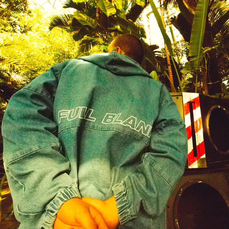 FULL-BK より“RAVE & SPORTS”をテーマに掲げた2018年春夏コレクションが登場 様々なシーンにおいて横断的な活動をみせるDJ DARUMA（DJダルマ）が手がけるファッションブランドの〈FULL-BK（フルビーケー）〉より、2018年春夏コレクションが登場。そのアイテムの数々をフォーカスした最新ルックブックが到着。  今季同ブランドがシーズンテーマに掲げたのは“RAVE & SPORTS”。1990年代初頭から200年代にかけて巻き起こったレイブカルチャーのエッセンスを〈FULL-BK〉が現代のストリート仕様に再解釈。グラフィックや色使いでブランドらしい音楽カルチャーを感じさせるデザインに仕上げ、デニムのセットアップやスウェットセットアップなどトレンドアイテムも多数ラインアップししている。また今季はメインラインのアイテムのみならず日本を代表するファションブランドのひとつ〈UNDERCOVER（アンダーカバー）〉とのコラボレーションウエストバッグや、SKOLOCT（スコロクト）とのコラボアイテムなども登場。まずはその最新ビジュアルを上から確認してみよう。  その他『HYPEBEAST』がご紹介するファッション関連ニュースはこちらから。