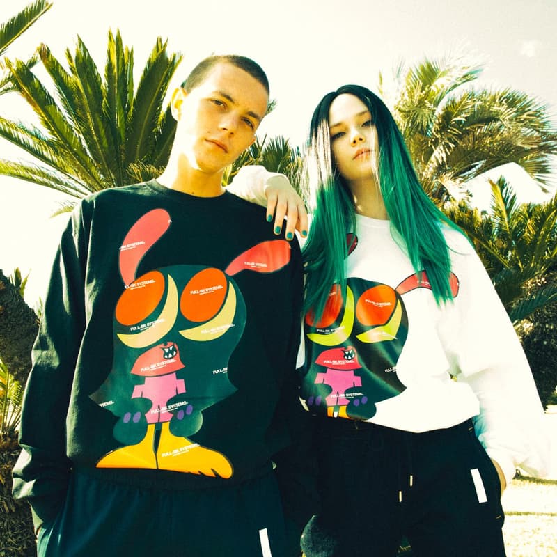 FULL-BK より“RAVE & SPORTS”をテーマに掲げた2018年春夏コレクションが登場 様々なシーンにおいて横断的な活動をみせるDJ DARUMA（DJダルマ）が手がけるファッションブランドの〈FULL-BK（フルビーケー）〉より、2018年春夏コレクションが登場。そのアイテムの数々をフォーカスした最新ルックブックが到着。  今季同ブランドがシーズンテーマに掲げたのは“RAVE & SPORTS”。1990年代初頭から200年代にかけて巻き起こったレイブカルチャーのエッセンスを〈FULL-BK〉が現代のストリート仕様に再解釈。グラフィックや色使いでブランドらしい音楽カルチャーを感じさせるデザインに仕上げ、デニムのセットアップやスウェットセットアップなどトレンドアイテムも多数ラインアップししている。また今季はメインラインのアイテムのみならず日本を代表するファションブランドのひとつ〈UNDERCOVER（アンダーカバー）〉とのコラボレーションウエストバッグや、SKOLOCT（スコロクト）とのコラボアイテムなども登場。まずはその最新ビジュアルを上から確認してみよう。  その他『HYPEBEAST』がご紹介するファッション関連ニュースはこちらから。