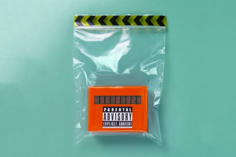 Gucci 2018年秋冬コレクションの招待状は時限爆弾風のカウントダウンタイマー