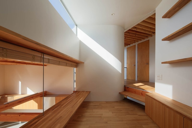 群馬・前橋にある三角の庭を持つ二世帯住宅 House K をチェック