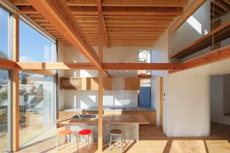 群馬・前橋にある三角の庭を持つ二世帯住宅 House K をチェック