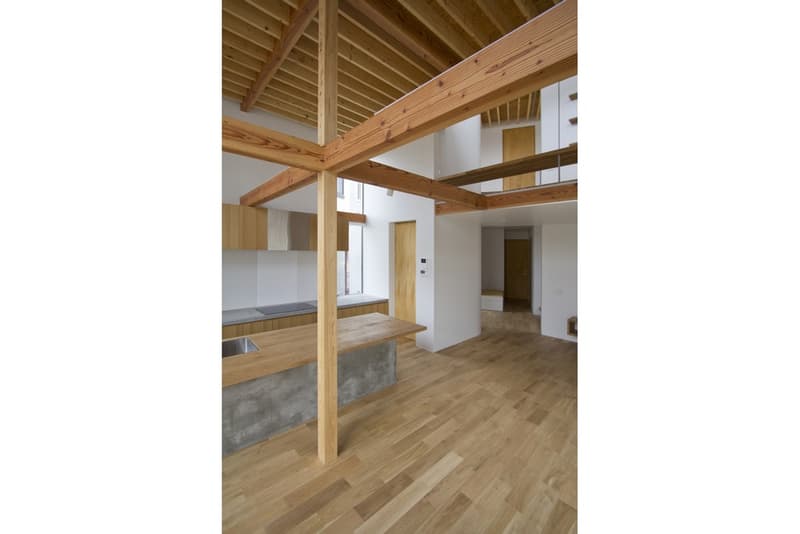 群馬・前橋にある三角の庭を持つ二世帯住宅 House K をチェック