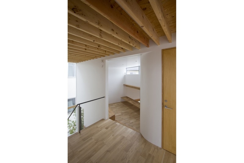 群馬・前橋にある三角の庭を持つ二世帯住宅 House K をチェック