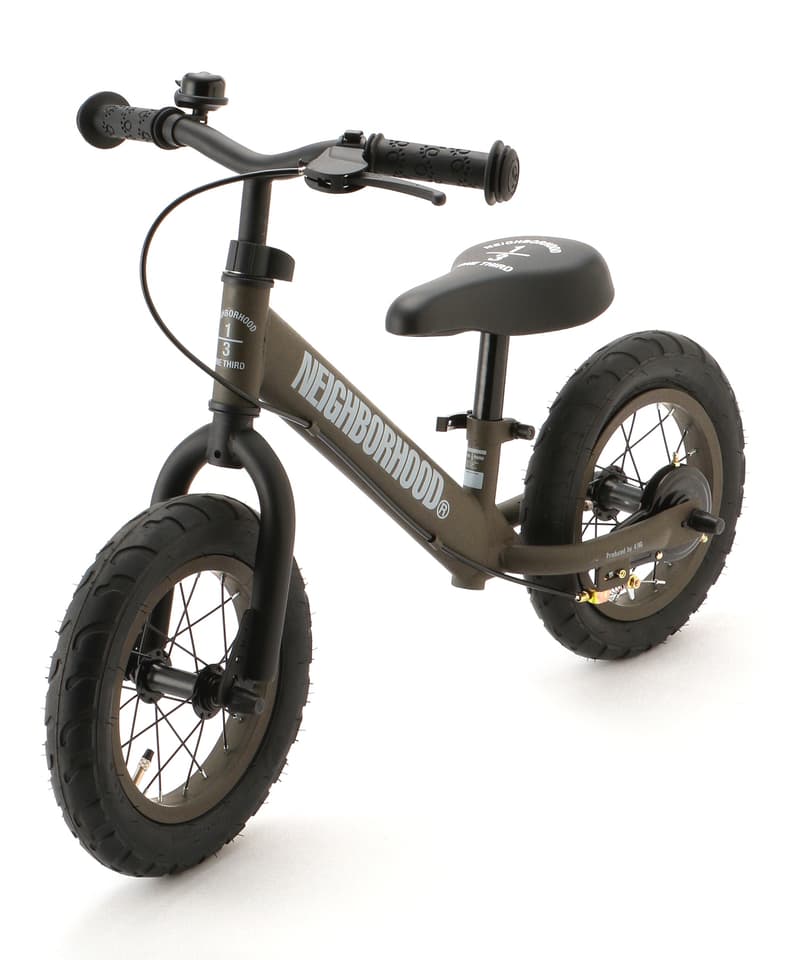 MASAH ＆ 今宿麻美夫妻が仕掛ける家族型セレクトショップ『IN THE HOUSE』が『伊勢丹』で復活 『the POOL aoyama』の閉店後、音沙汰のなかった『IN THE HOUSE』が『伊勢丹 新宿店』で復活する。『IN THE HOUSE』はスタイリストMASAHとモデル今宿麻美夫妻が展開する家族で楽しめるセレクトショップ。今回は『IN THE HOUSE』のオリジナルアイテムをはじめ、『HYPEBEAST』読者にも馴染み深いブランドが多数参加。注目アイテムは〈NEIGHBORHOOD ONE THIRD（ネイバーフッド ワン サード）〉のペダルなし自転車、〈F.C.Real Bristol（エフシー レアル ブリストル）〉のユニフォームセット、〈FACETASM（ファセッタズム）〉のMA-1、〈N.HOOLYWOOD（N.ハリウッド）〉のジップアップパーカなど。また、『IN THE HOUSE』のオリジナルコレクションも購買意欲を駆り立てる構成で、その他にも〈UNDERCOVER（アンダーカバー）〉、〈MARNI（マルニ）〉、〈THE NORTH FACE（ザ・ノース・フェイス）〉、〈POLO RALPH LAUREN（ポロ ラルフ ローレン）〉といったブランドがストックされている。  初のキッズコレクションを展開するブランドも多いだけに、お子さんのいるご家族はお財布の紐が緩んでしまうこと間違いなし。『伊勢丹 新宿店』本館6階の常設ショップオープンに先駆けて、同館および『大阪ルクアイーレ』4階の“ザ・ステージ”ではポップアップ形式の先行イベントを開催。会期は以下のとおりなので、是非スケジュールと照らし合わせて足を運んで見てはいかがだろうか。