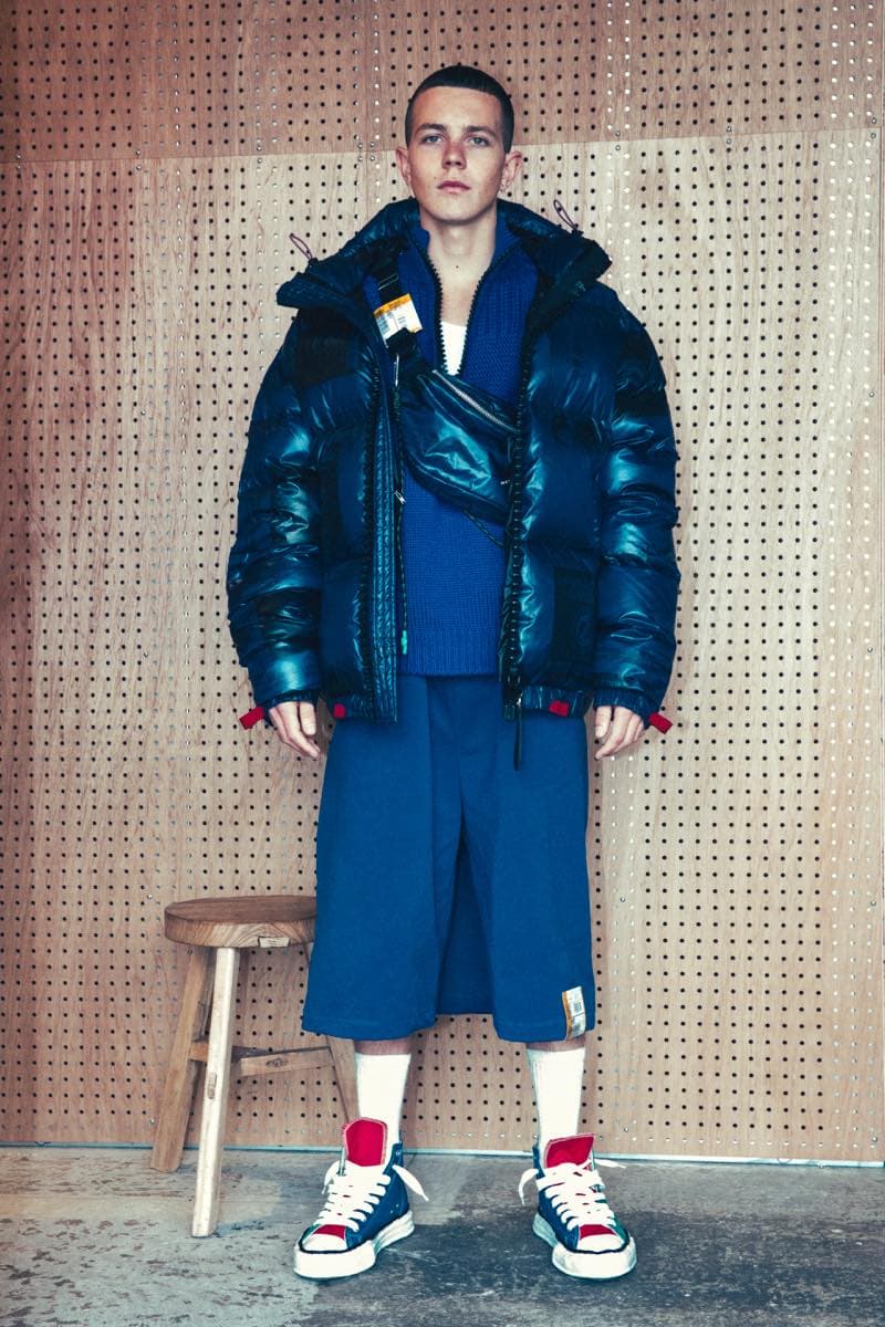 過去の作品を再解釈し新たな息吹を宿した Maison MIHARA YASUHIRO 2018年秋冬コレクション 変形トレンチコートを筆頭に現代のファッションシーンでもひと際異彩を放つ個性派アイテムが多数ラインアップ 多摩美術大学 シューズデザイナー 三原康裕 Maison MIHARA YASUHIRO メゾン ミハラヤスヒロ プロトタイプ Proto-Type 高橋ラムダ スタイリング 失敗作 分解/再解釈 ねじれのディテール アームホール 変形トレンチコート デニムジャケット リバーシブル仕様のキルティングコート レイヤード風 レザージャケット Converse コンバース ChuckTaylor HYPEBEAST ハイプビースト