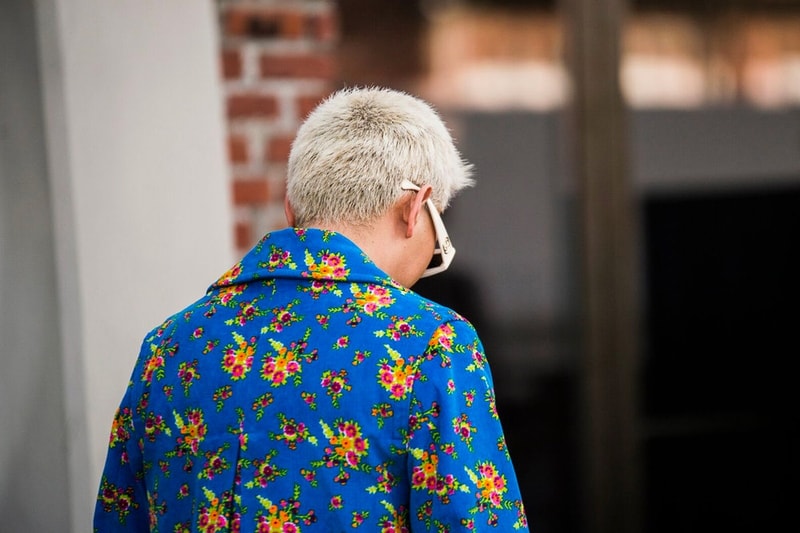 Streetsnaps：Milan Fashion Week Fall/Winter 2018 オフランウェイはストリート x ラグジュアリーの教科書かのごとく華やかな雰囲気