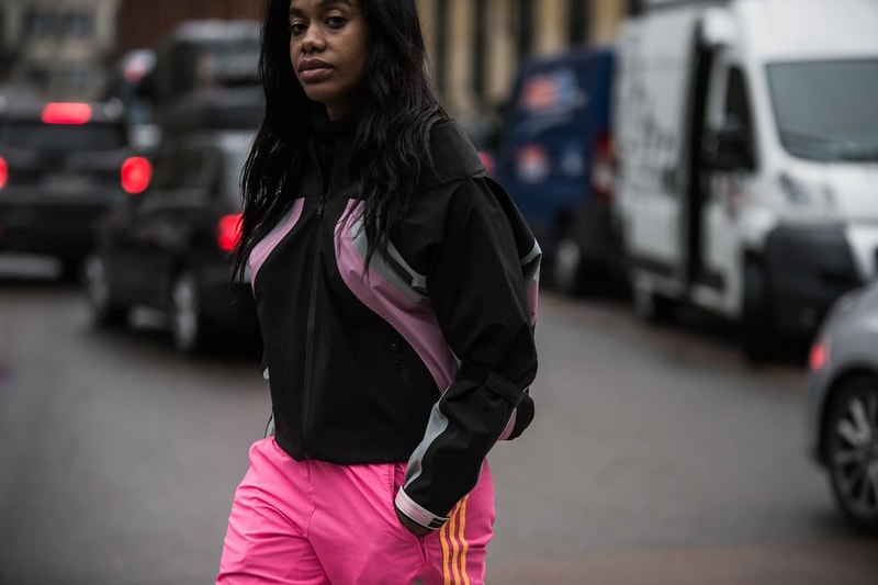 Streetsnaps：Milan Fashion Week Fall/Winter 2018 Part 2 ファッション偏差値の高いミラノの業界人たちは今、“あのアクセサリー”にくびったけ