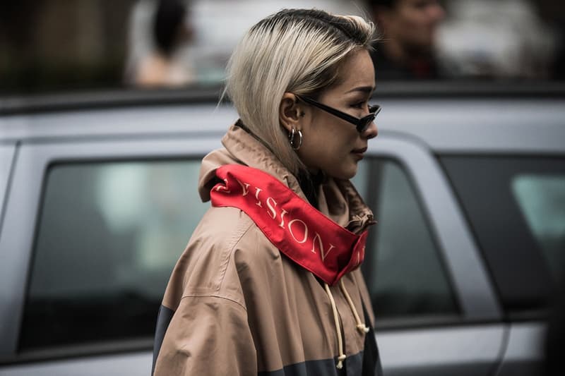Streetsnaps：Milan Fashion Week Fall/Winter 2018 Part 2 ファッション偏差値の高いミラノの業界人たちは今、“あのアクセサリー”にくびったけ