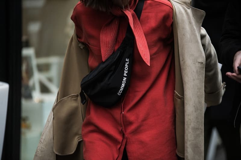 Streetsnaps：Milan Fashion Week Fall/Winter 2018 Part 2 ファッション偏差値の高いミラノの業界人たちは今、“あのアクセサリー”にくびったけ