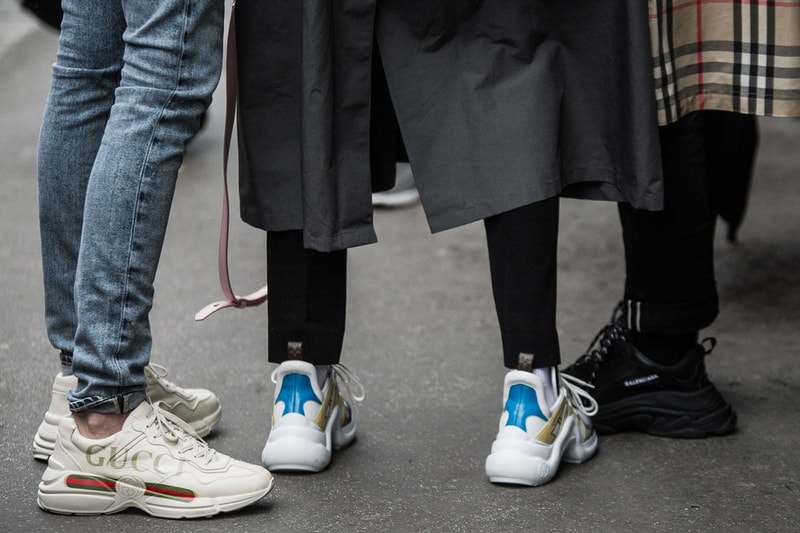 Streetsnaps：Milan Fashion Week Fall/Winter 2018 Part 2 ファッション偏差値の高いミラノの業界人たちは今、“あのアクセサリー”にくびったけ