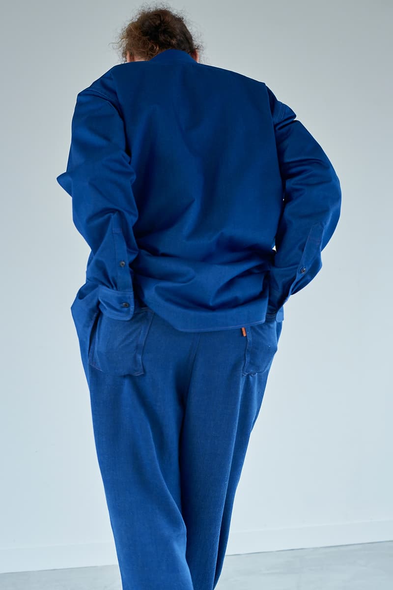 “イイものはイイ”をコンセプトに掲げる玄人好みの新ブランド NICENESS が始動 niceness [náɪsnəs]：良さ、心地よさ、精密さ、気難しさ、素晴らしい品質、礼儀正しい態度 〈salvy;（サヴィー）〉を筆頭にこれまで国内外の名だたるブランドで手腕を奮ってきたデザイナー、郷裕一がよりパーソナルな趣向を反映させた新ブランド〈NICENESS（ナイスネス）〉を立ち上げた。  “Just good is good（イイものはイイ）”をコンセプトに掲げる同ブランドの1stコレクションでは、某メゾンブランドへ素材提供を行っていたワイルドシルク（野生の蚕）を扱う生地デザイナーの協力のもと、表情豊かなシルク100%のデニムを中心に、70年代のウッドストックの少しサイケデリックな雰囲気を取り入れている。また、シルク混のインディゴデニムシャツにはあえてワークウェアの象徴でもある金茶色でステッチを施し、ドレスシャツのような繊細な仕立てで従来とは異なる表情を生み出すことに成功。加えて、コバ塗のベルトは〈Levi’s（リーバイス）〉に別注を依頼したもので、コレクション全体にポップな遊び心を加える逸品だ。  世界各地でこれまでに生まれたデザイン、アート、ムーブメントに関する感性、そして 様々な国や地域で生み出されている生地や素材などを現代的なアプローチで組み合わせ、“良い気分になれるファッション”を提供する〈NICENESS〉。デビューシーズンにも関わらず、すでに『International Gallery BEAMS』や『L’ECHOPPE』といった玄人好みの実力派セレクトシにストックされているようなので、気になる方は足を運んでみてはいかがだろうか。