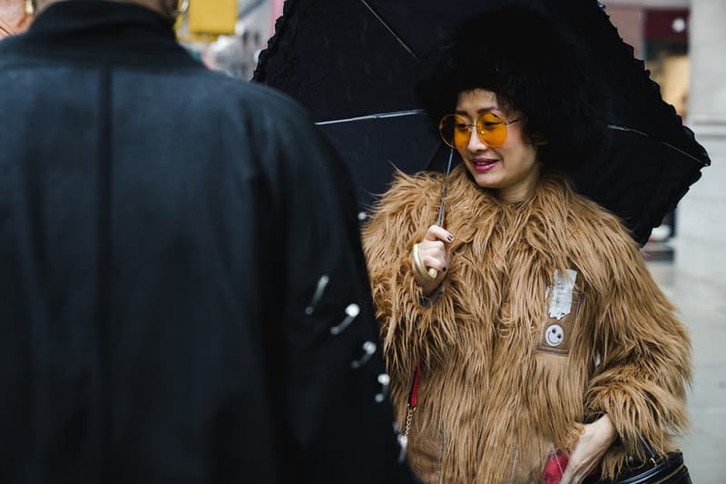 New York Fashion Week Men's Fall/Winter 2018 Day1 雨降るニューヨークの地に集結したファッショニスタたちの最旬スタイルを激写 ニューヨーク・ファッションウィーク・メンズ NYFW メゾン Tom Ford トム・フォード Coach 1941 コーチ 老舗ブランド Raf Simons ラフ・シモンズ 3.1 Phillip Lim 3.1 フィリップ リム N.Hoolywood N.ハリウッド ファッショニスタ Day1 Louis Vuitton ルイ・ヴィトン LV モノグラムバッグ Off-White™️ オフホワイト GORE-TEX®️ サコッシュ Supreme シュプリーム バケットハット ムートン ファー 毛皮 Kanye West カニエ・ウェスト YEEZY Streetsnaps HYPEBEAST ハイプビースト
