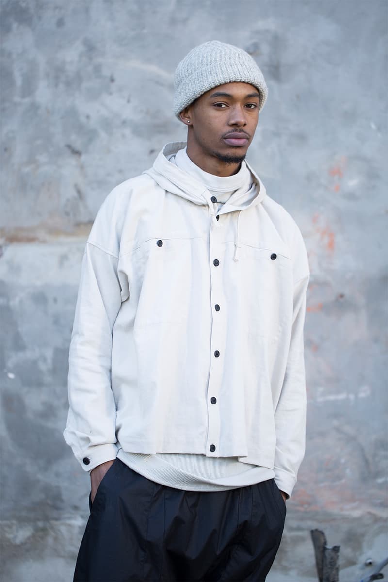 O Project が素材本来の魅力を最大限生かした2018年秋冬ルックブックを公開 西洋と民族の伝統衣装を掛け合わせたリラックスムード漂うウェアはワードローブの必需品 アントワープ王立芸術学院 Jan-JanVan Essche ヤン＝ヤン・ヴァン・エシュ O Project オープロジェクト 2018年秋冬 ルックブック ニット カットソー Gジャン型ジャケット ロングシャツ サルエル風パンツ LANTIKI 乱痴気セントリューム ネペンテス NEPENTHES スタイリスト 片貝俊 HYPEBEAST ハイプビースト