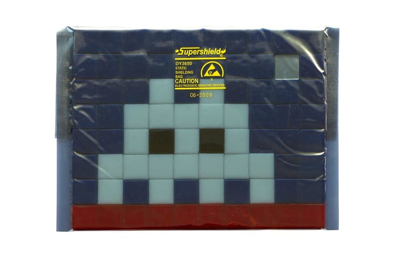 スイス発のオンラインオークションハウス Paddle8 に超希少なアート作品が多数出品中 KAWSやBanksy、村上隆といった有名アーティストが世に放った芸術作品を落札できる貴重なチャンスをお見逃しなく セレブ御用達 オンラインオークションハウス Paddle8 パドル8 KAWS カウズ Banksy バンクシー 村上隆 Invader インベーダー アート作品群 4-Foot Dissected Companion コンパニオンフィギュア 41,000ドル 約438万9,350円 JR ジェイアール The Wrinkles of The City 都市のシワ 30,00ドル 約321万1,650円 Bansky Monkey Queen モンキークイーン 16,000ドル 約171万2,880円 ストリートアート バブリー 3月5日 森山大道 フォトエキシビジョン HYPEBEAST ハイプビースト