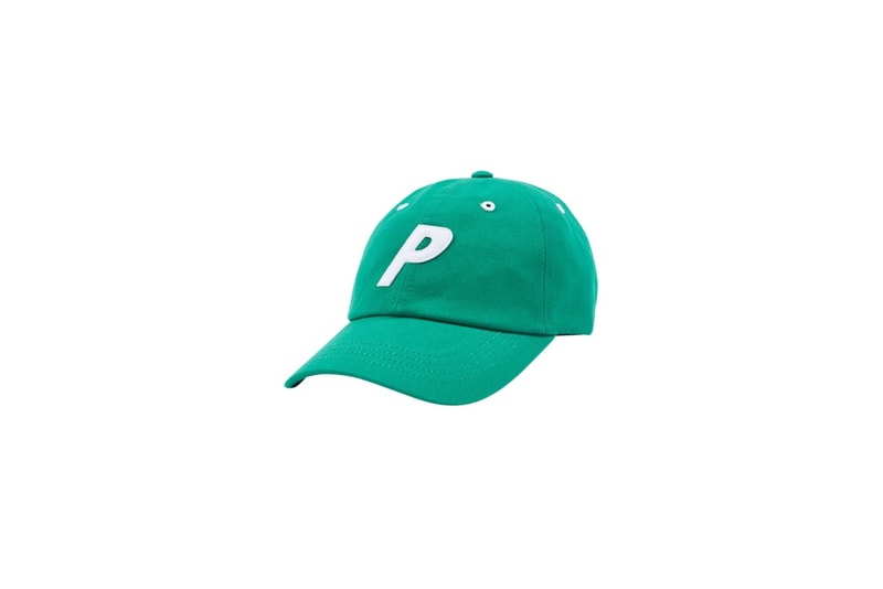 Palace 2018年春コレクション アクセサリー ロンドンのインディペンデントスケートレーベル〈Palace（パレス）〉の2018年春コレクションは、過去最大級のボリュームでの展開となり、ファンたちは何をカートインするか頭を悩ませることになるだろう。少なくともひとつ（またはふたつ）は購入しておきたいアクセサリーも例外でなく、幅広いレンジでお届け。まずはじめに、ヘッドウェアはベースボールキャップからフラットバイザー、ビーニーまで全17型が登場。その中でも中指を立てたFINGER UP 6-PANELや、欧州の都市にトリビュートを捧げるコーデュロイキャップ、マジックテープで〈Palace〉のタグを取り外しできるカモフラ柄のブーニーハットあたりは非常に調子が良さそうな予感。また、サコッシュ、ダッフルバッグ、そして日本人であれば「disk ◯nionでは!?」と言いたくなるキャリアバッグを含むラゲージ各種およびカードホルダーも“買い”の筆頭候補か。  〈Palace〉の2018年春コレクションに登場するアクセサリー一覧は、上のフォトギャラリーから。あわせて、アウター＆トップス、ボトムスのラインアップも確認し、2月9日（現地時間）のローンチまでに気になるアイテムの目星をつけておこう。