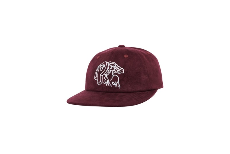 Palace 2018年春コレクション アクセサリー ロンドンのインディペンデントスケートレーベル〈Palace（パレス）〉の2018年春コレクションは、過去最大級のボリュームでの展開となり、ファンたちは何をカートインするか頭を悩ませることになるだろう。少なくともひとつ（またはふたつ）は購入しておきたいアクセサリーも例外でなく、幅広いレンジでお届け。まずはじめに、ヘッドウェアはベースボールキャップからフラットバイザー、ビーニーまで全17型が登場。その中でも中指を立てたFINGER UP 6-PANELや、欧州の都市にトリビュートを捧げるコーデュロイキャップ、マジックテープで〈Palace〉のタグを取り外しできるカモフラ柄のブーニーハットあたりは非常に調子が良さそうな予感。また、サコッシュ、ダッフルバッグ、そして日本人であれば「disk ◯nionでは!?」と言いたくなるキャリアバッグを含むラゲージ各種およびカードホルダーも“買い”の筆頭候補か。  〈Palace〉の2018年春コレクションに登場するアクセサリー一覧は、上のフォトギャラリーから。あわせて、アウター＆トップス、ボトムスのラインアップも確認し、2月9日（現地時間）のローンチまでに気になるアイテムの目星をつけておこう。