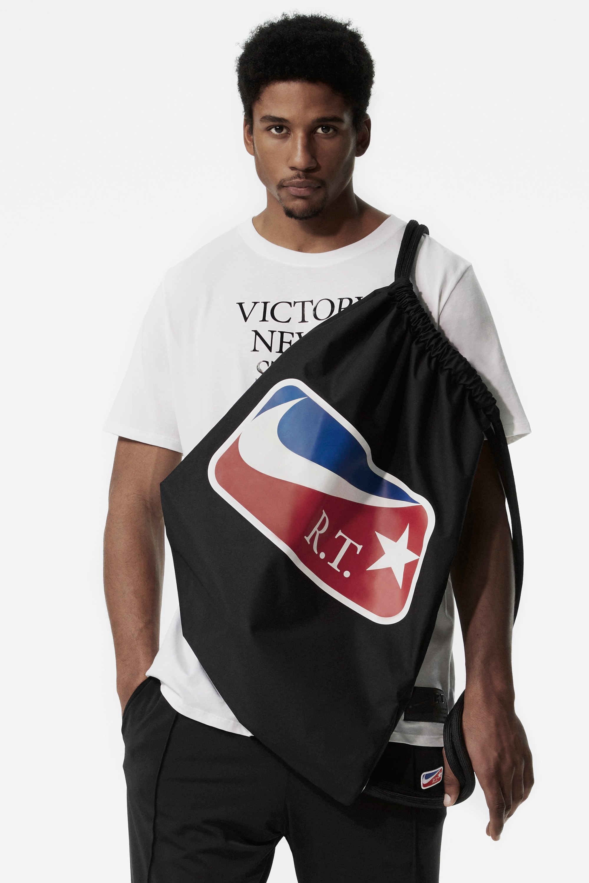 元 Givenchy のリカルド・ティッシ x Nike による架空のバスケチームをフィーチャーした2018年春コレクションが登場　ナイキ バスケ バスケットボール hypebeast