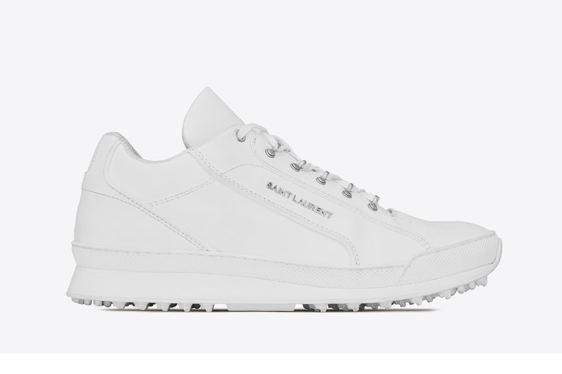 Saint Laurent より純白で統一されたミニマルな最新フットウェア “Jump” が登場 ランニングシューズをベースにアウトドア要素を落とし込んだ今ドキな1足が完成 レジェンドモデル Kate Moss ケイト・モス 2018年春コレクション colette コレット Travis Scott トラヴィス・スコット コンピレーションLP Saint Laurent サンローラン Athony Vaccarello アンソニー・ヴァカレロ Jump シルバーメタル アイレットフック ブランディング 100,000円（税抜） 3月1日（木） オンラインストア 通販 HYPEBEAST ハイプビースト